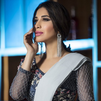 Sophie Choudry Biography